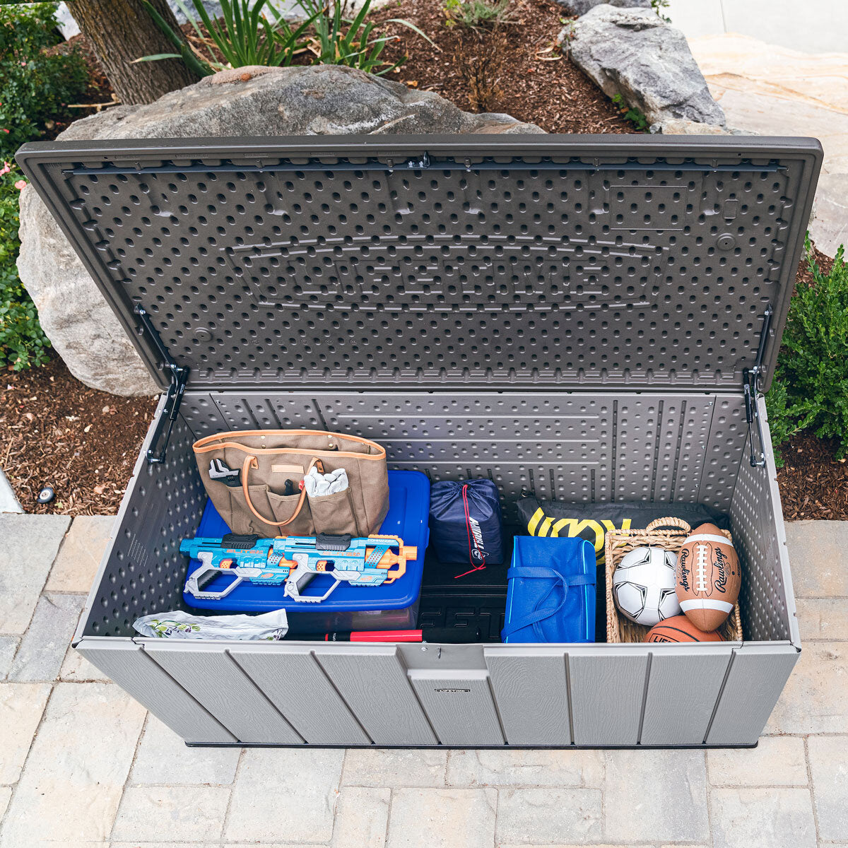 Lifetime 568 Litre Modern Outdoor Storage Deck Box Model 60384U